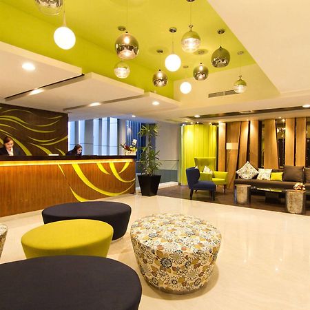 Bonnet Hotel Surabaya Exterior foto
