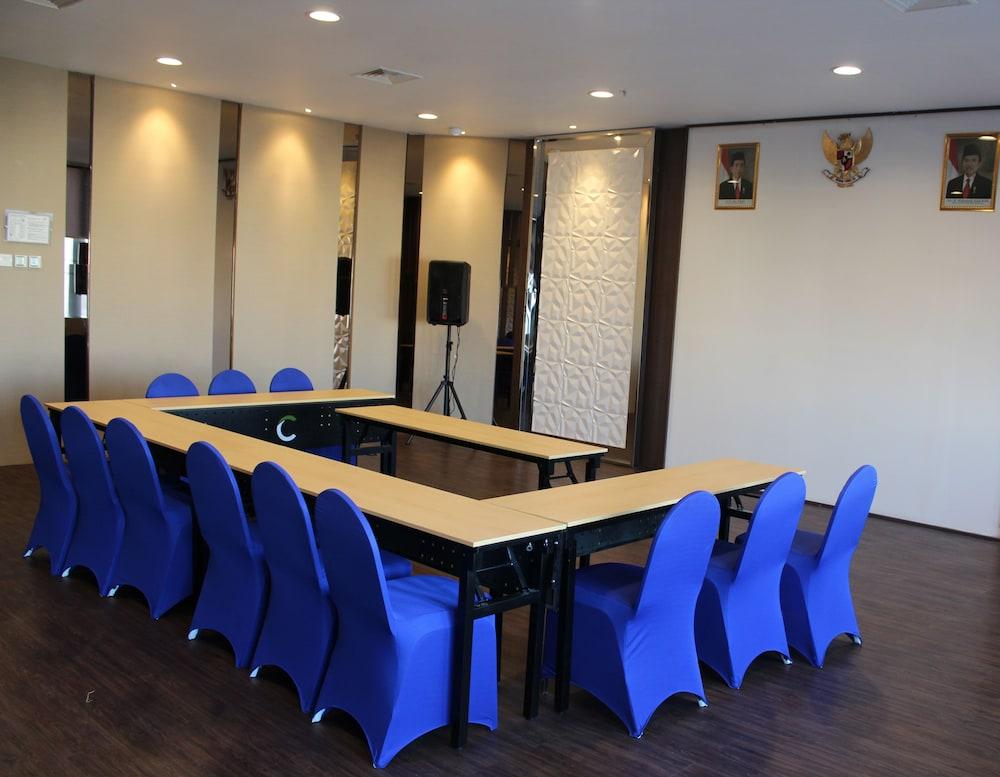 Bonnet Hotel Surabaya Exterior foto