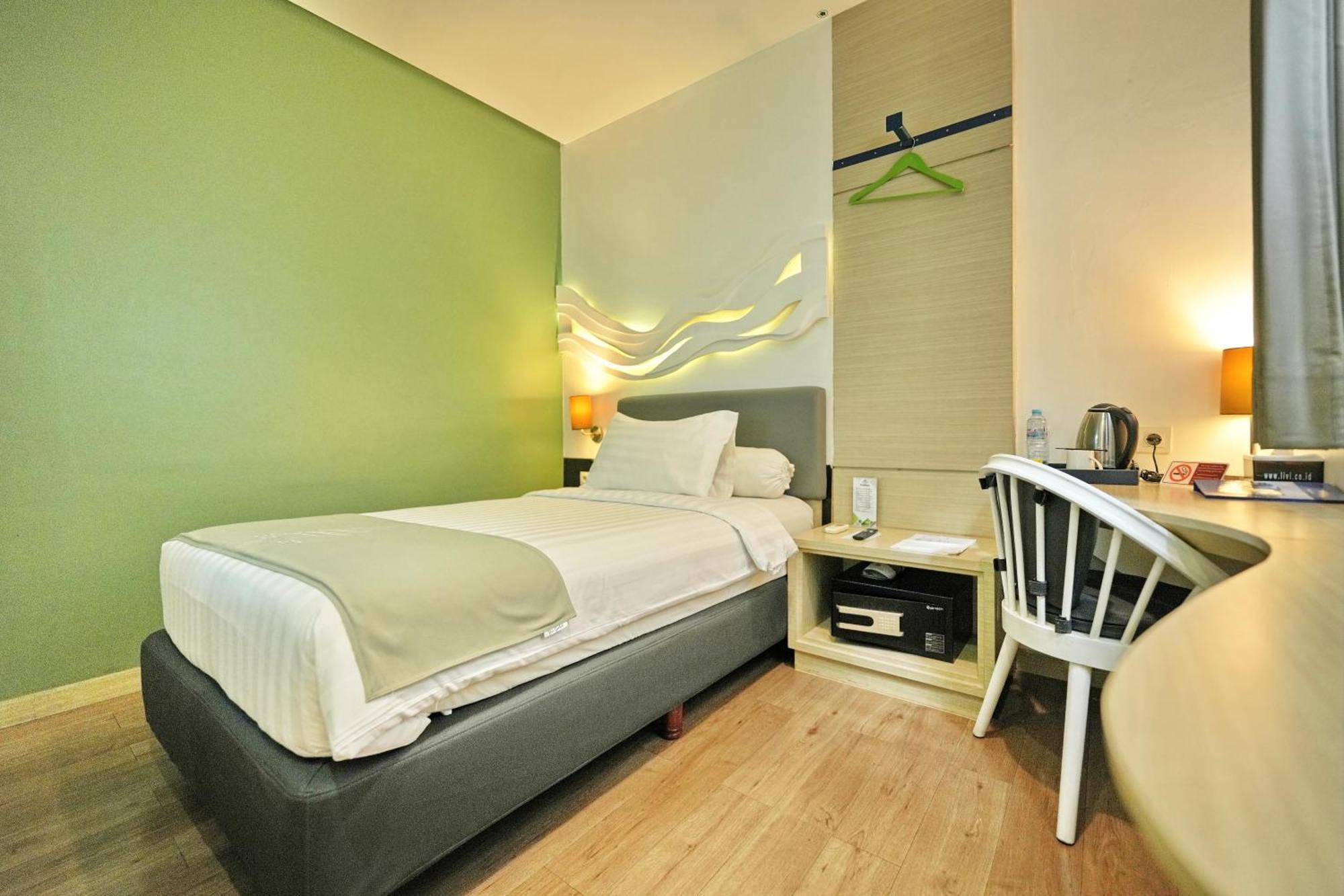 Bonnet Hotel Surabaya Exterior foto