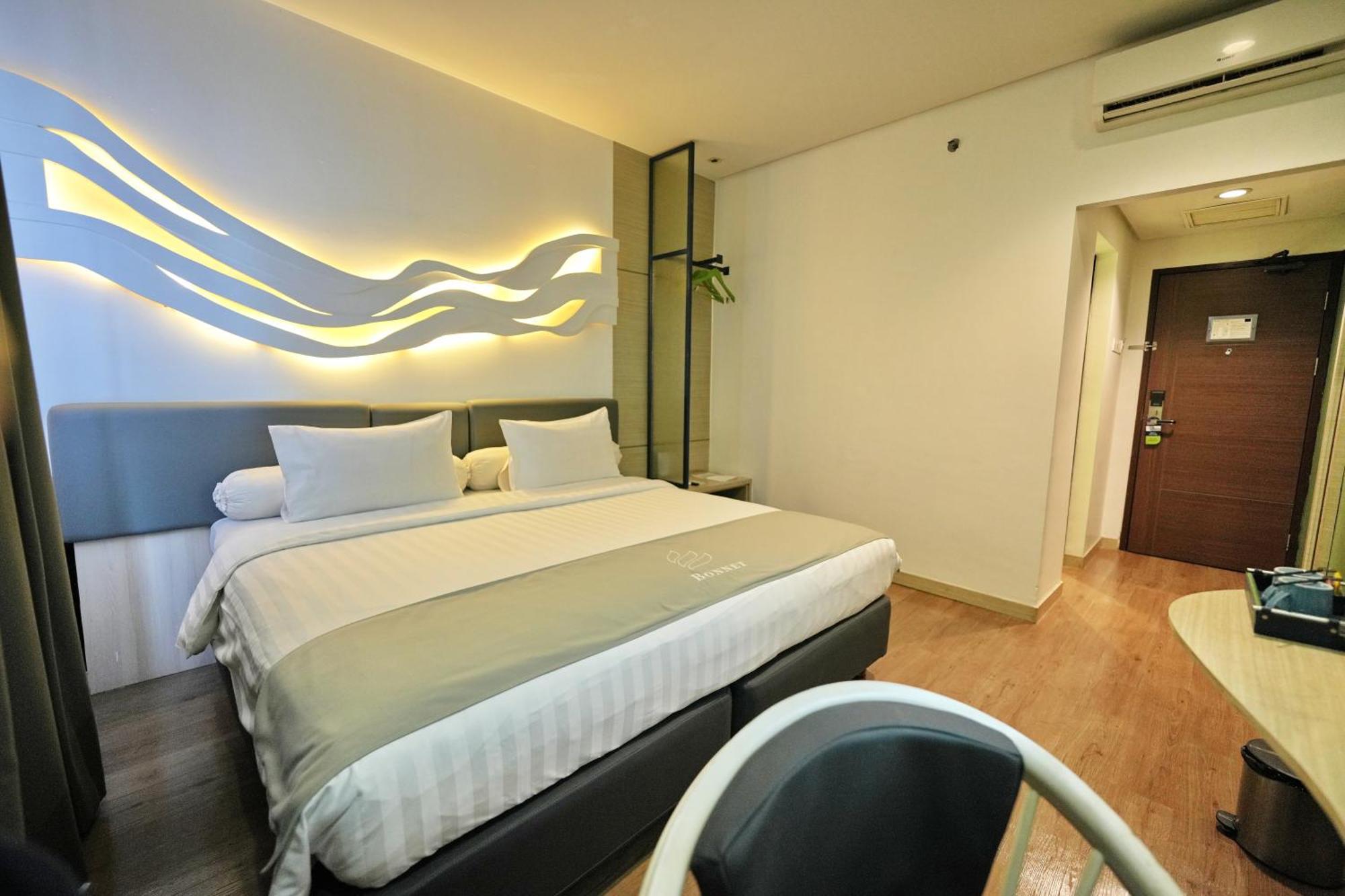 Bonnet Hotel Surabaya Exterior foto