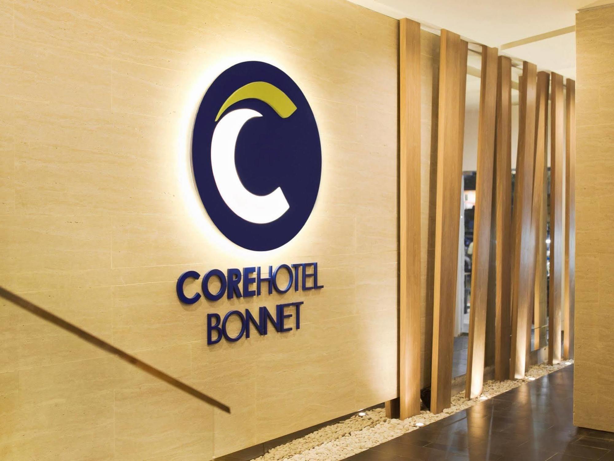 Bonnet Hotel Surabaya Exterior foto