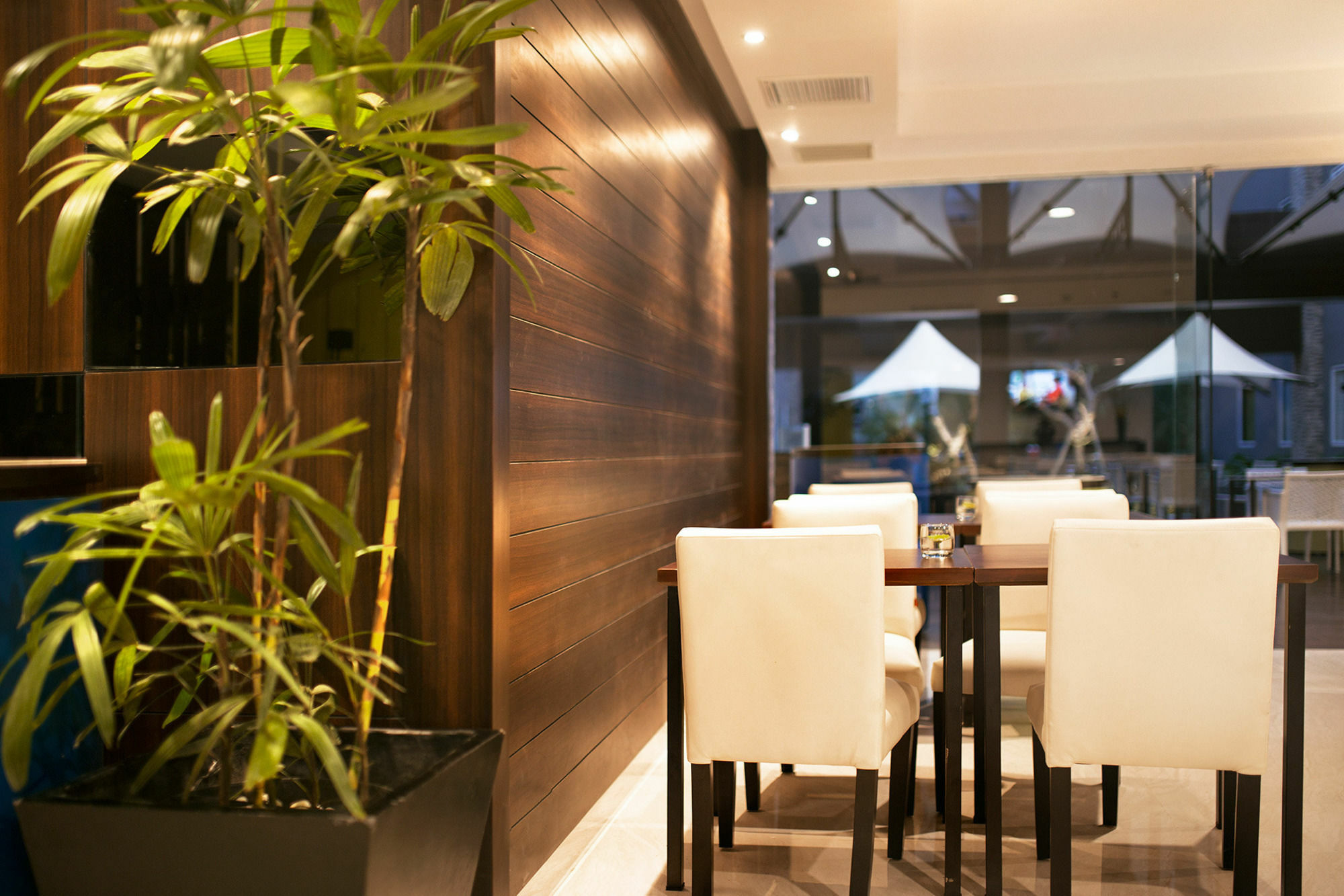 Bonnet Hotel Surabaya Exterior foto
